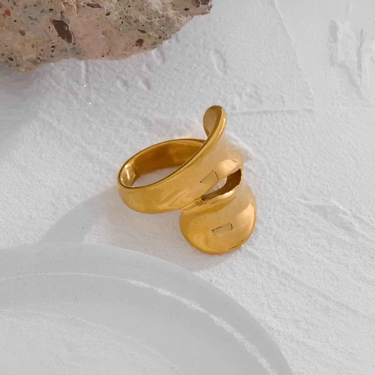 Anel Voluta Elegância (Banhado a Ouro 18K)