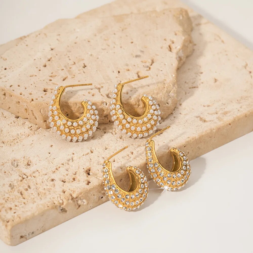 Brinco Meia-Argola Pérolas Harmonia (Banhado à Ouro 18k)