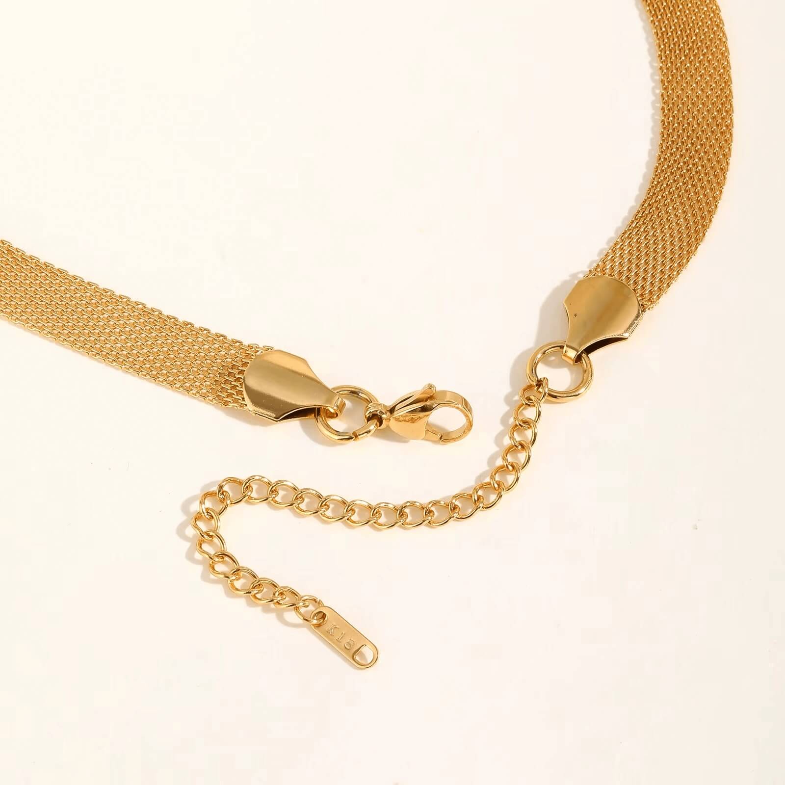 Colar Choker Malha Elegante (Banhada a Ouro)