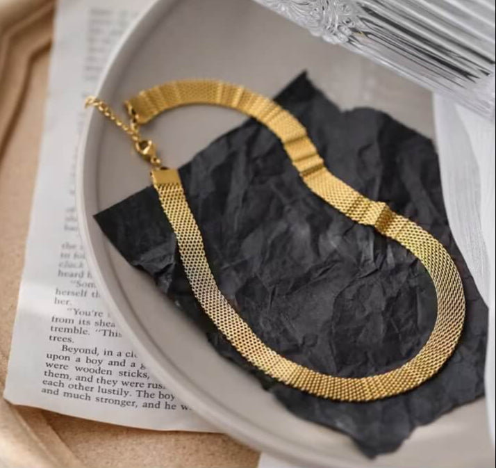 Colar Choker Malha Elegante (Banhada a Ouro)