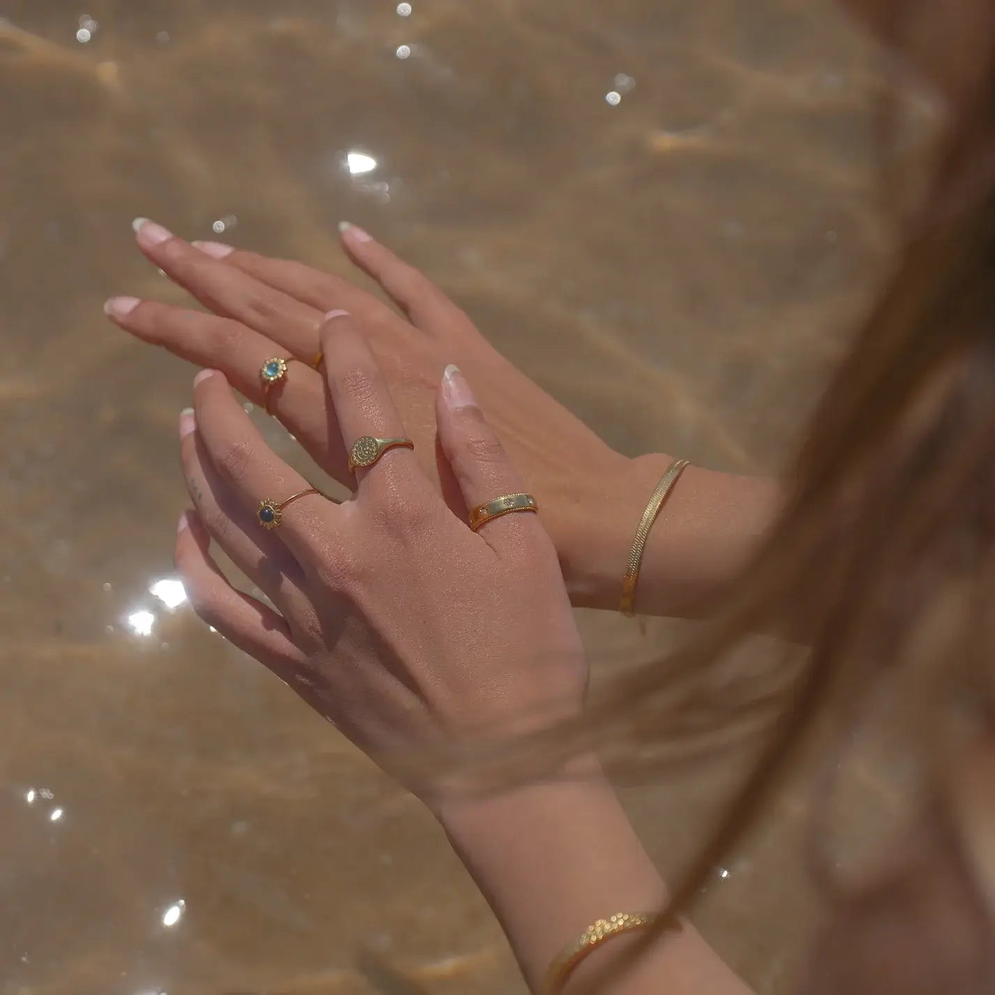 Anel Stella com Cristais Zircônia (Banhado a Ouro 18K)