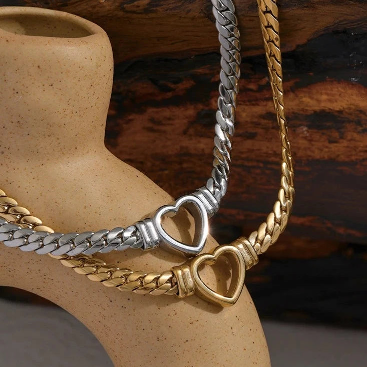 Colar Coração com Corrente de Elos Largos (Banhado a Ouro 18K)