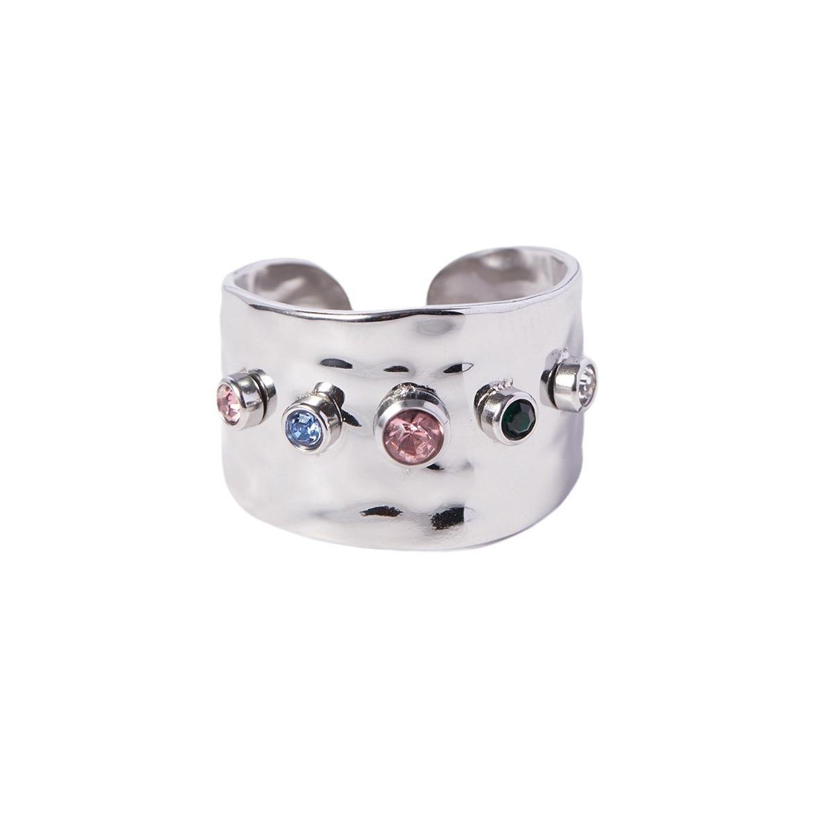 Anel Queen Textura Martelada (Banhado a Ouro 18K)
