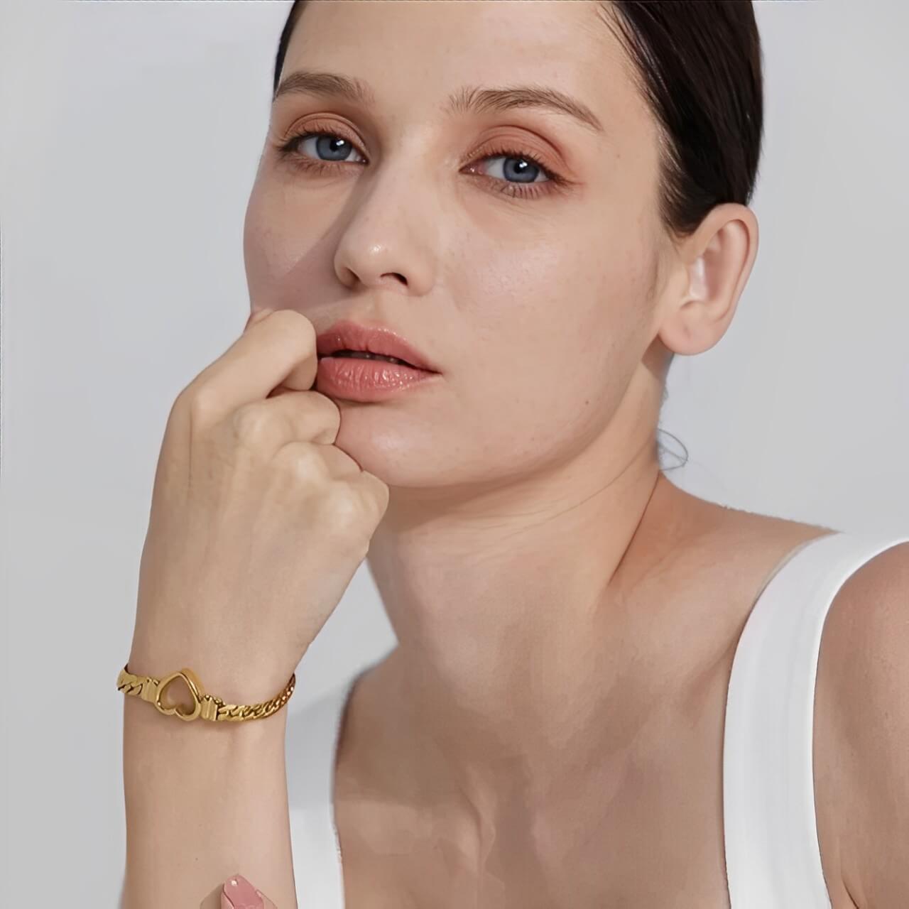 Pulseira Coração com Corrente de Elos Largos (Banhado a Ouro 18K)