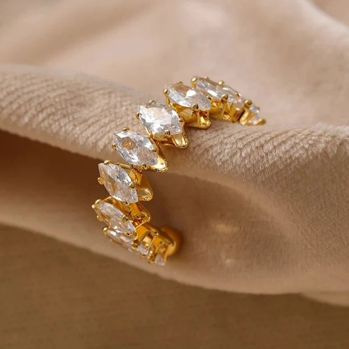 Anel Vicenza com Coroa de Zircônia Marquise (Banhado a Ouro 18K)