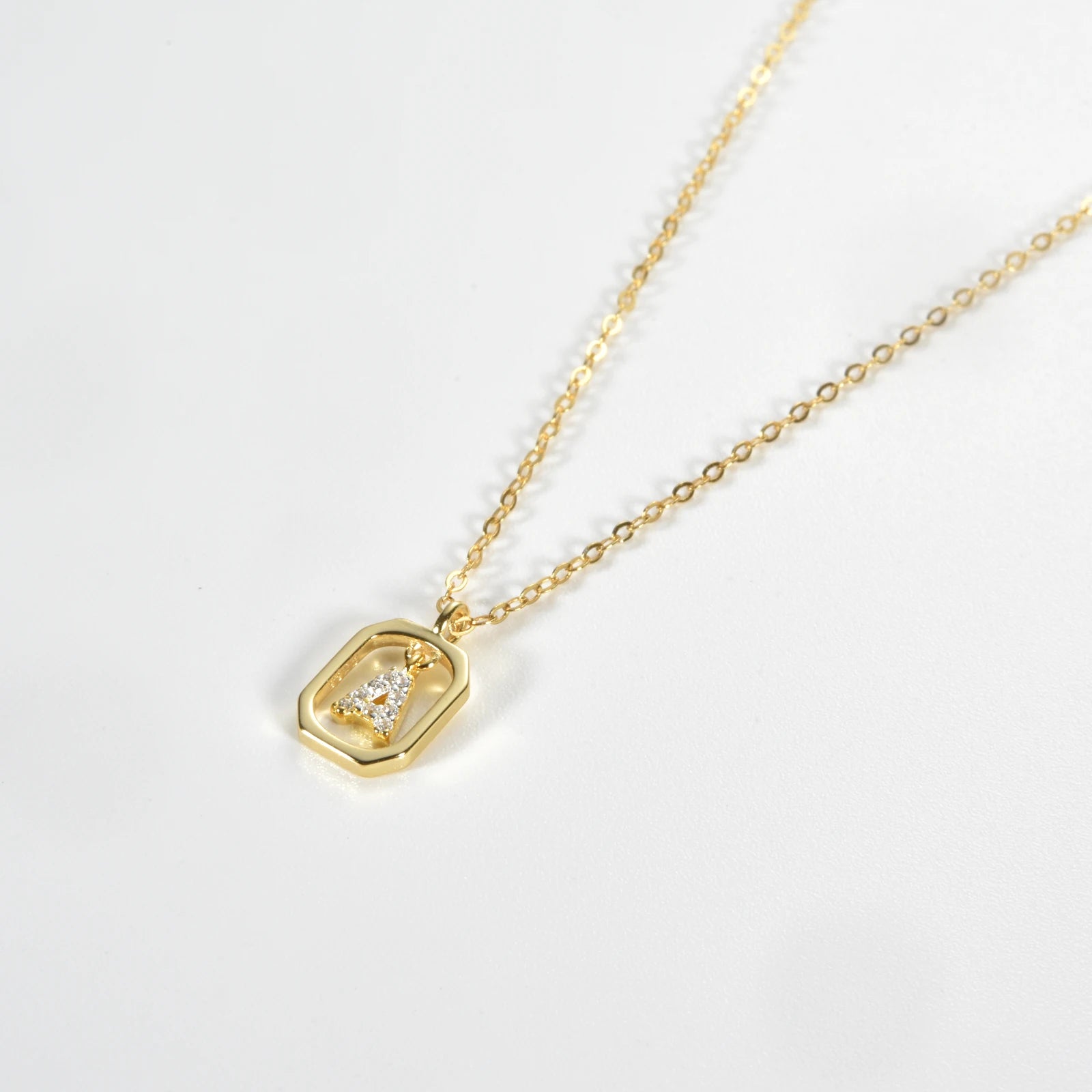Colar Iniciais Zircônia (Banhado a Ouro 18K)