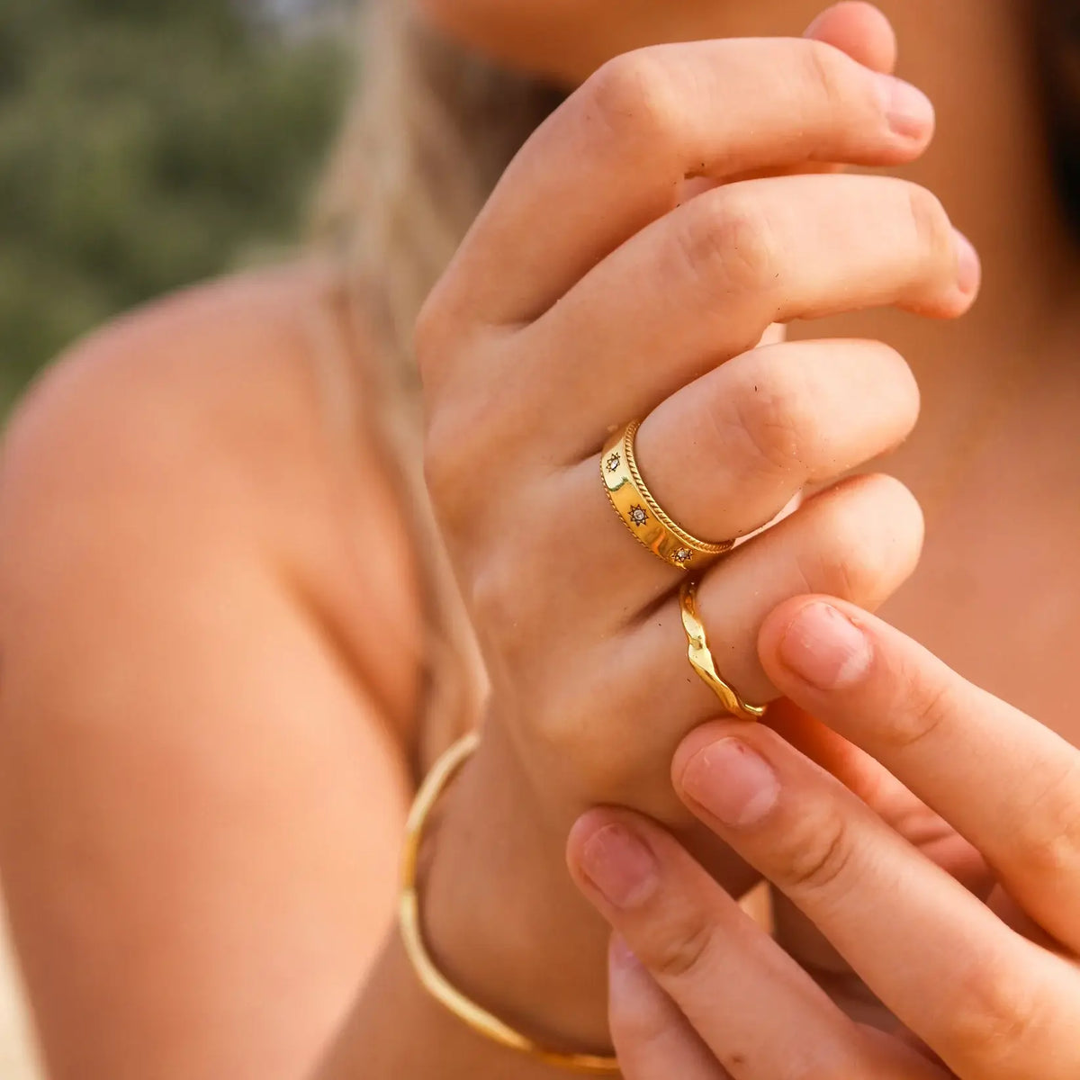 Anel Stella com Cristais Zircônia (Banhado a Ouro 18K)