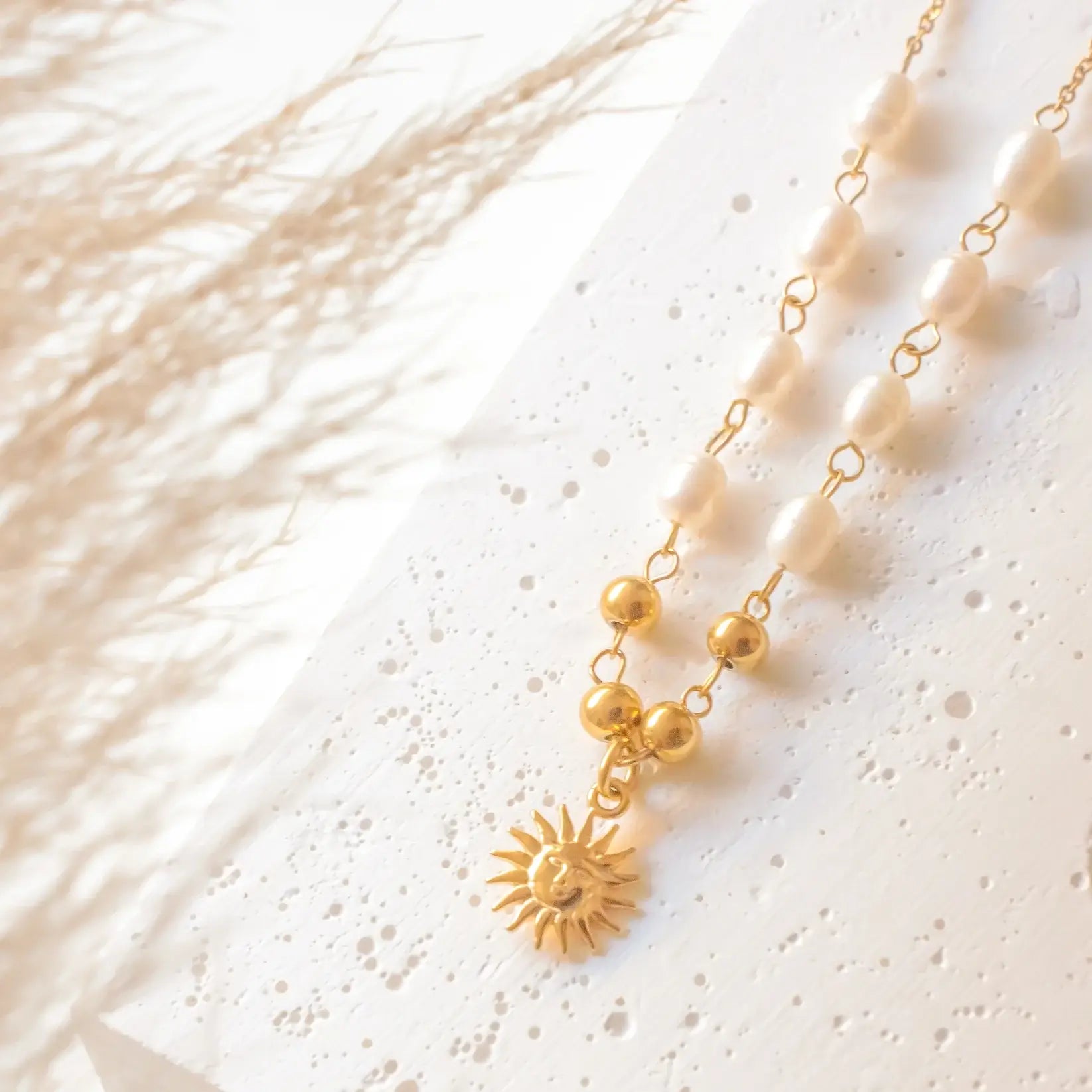 Colar Sol com Pérolas (Banhado a Ouro)