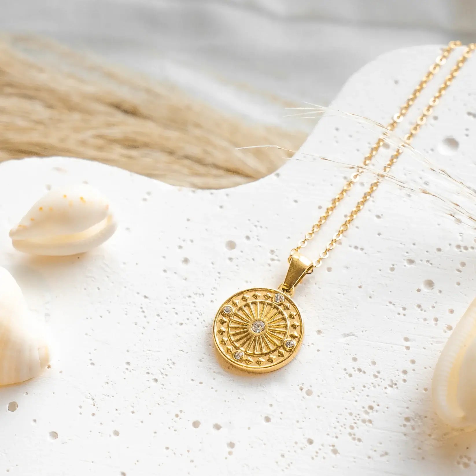 Colar Sol com Zircônias (Banhado a Ouro)