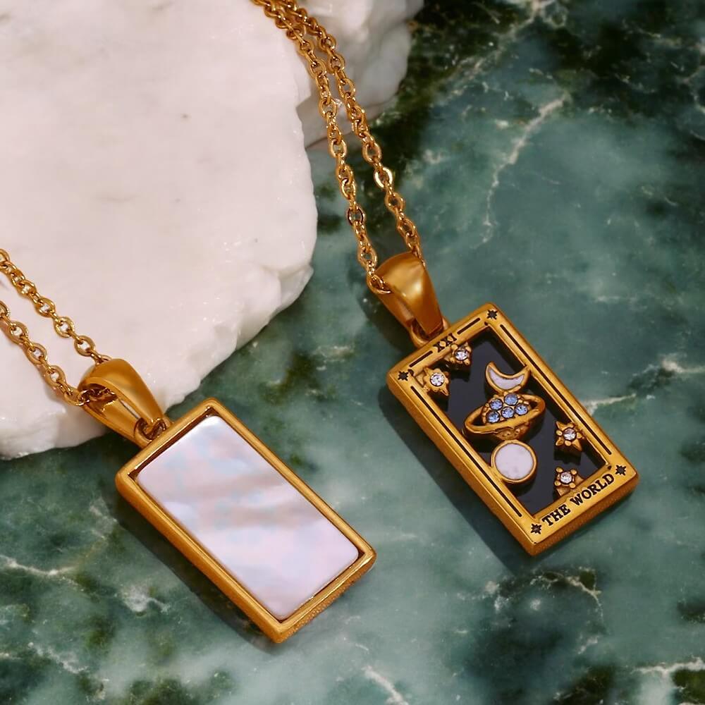 Coleção Tarot - Colares com pingentes das cartas (Banhado a Ouro 18K)
