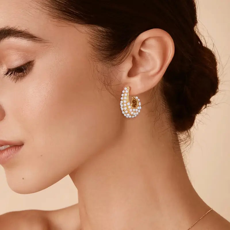 Brinco Meia-Argola Pérolas Harmonia (Banhado à Ouro 18k)
